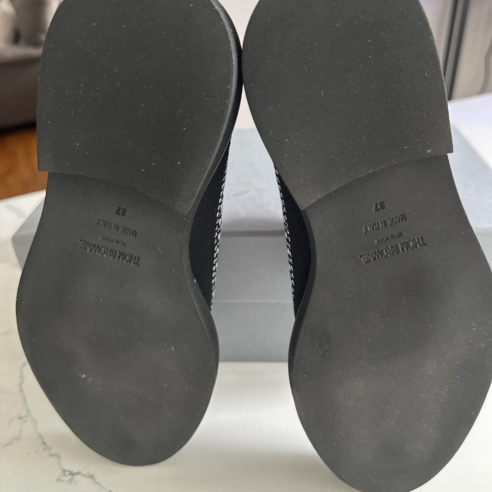 Shoes - Picture 4 of 4